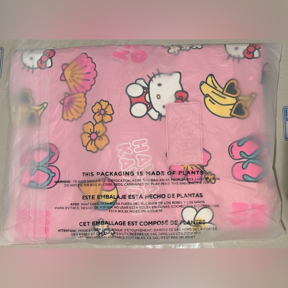 Hello Kitty Pink Tote Bag Hawaii Icons Day Tripper Travel Carry-On NWT - Picture 3 of 9